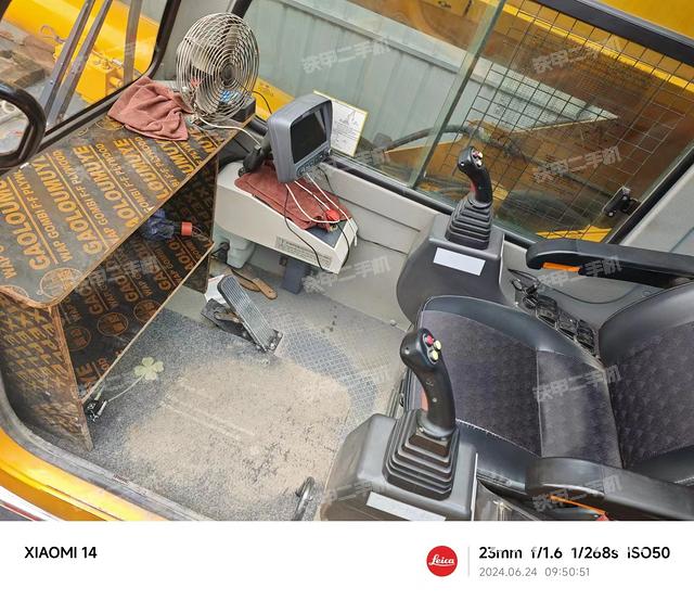 驾驶室操作台（设备外观及核心部件）