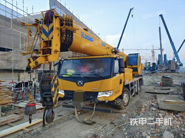 整机左侧（设备外观及核心部件）