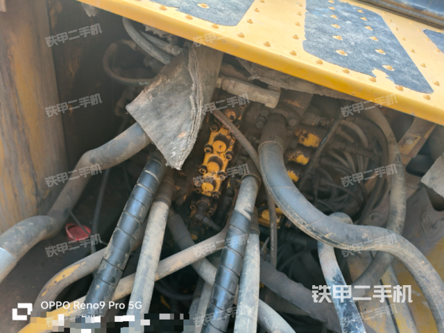 驾驶室顶部（整机外观）