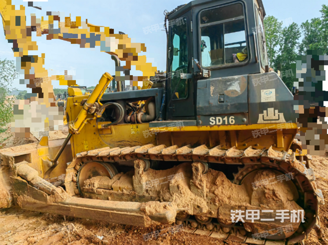 山推SD16标准型推土机