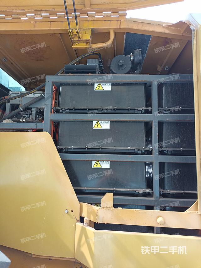 发动机右侧（整机外观及大件）