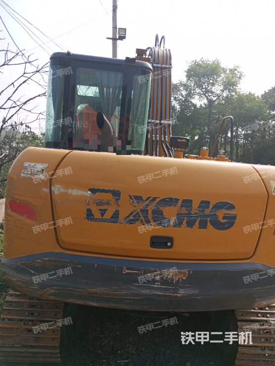 回转马达和主控阀（整机外观）