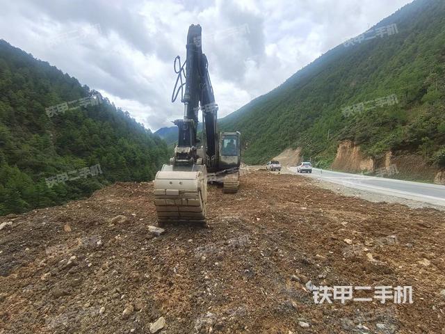 驾驶室顶部（整机外观）