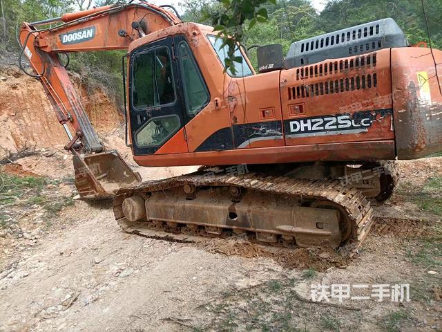 驾驶室整体（整机外观）