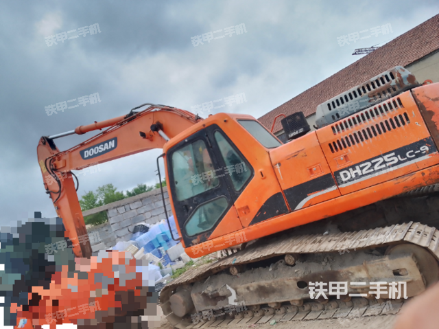 斗山DH225-9挖掘機(jī)