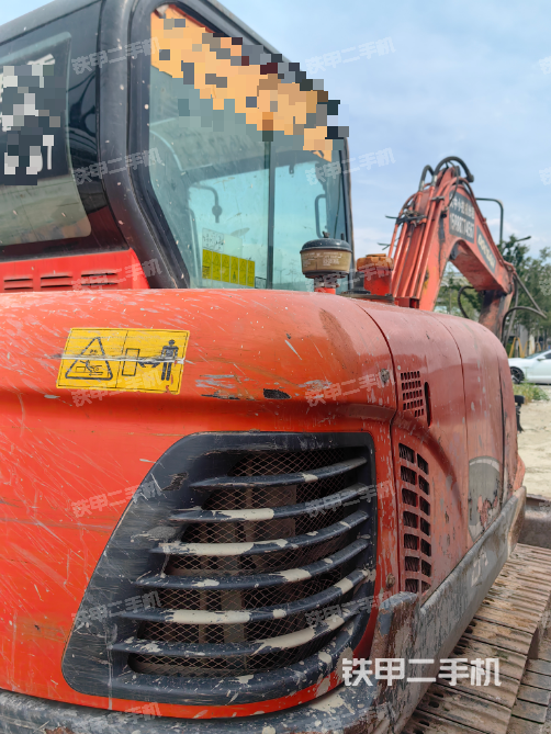 回转马达和主控阀（整机外观）