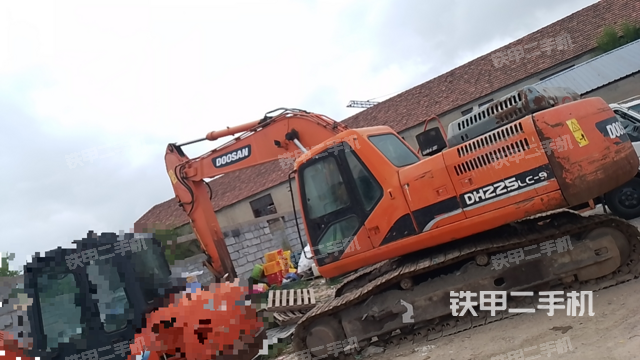 驾驶室整体（整机外观）