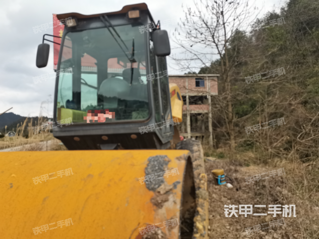 整机右后45°（设备外观及核心部件）