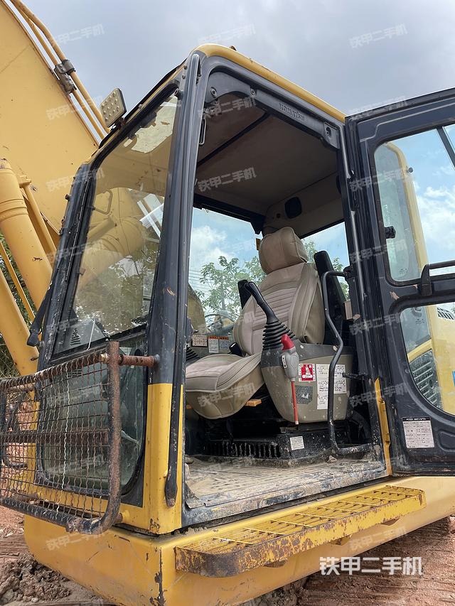 驾驶室整体（整机外观）