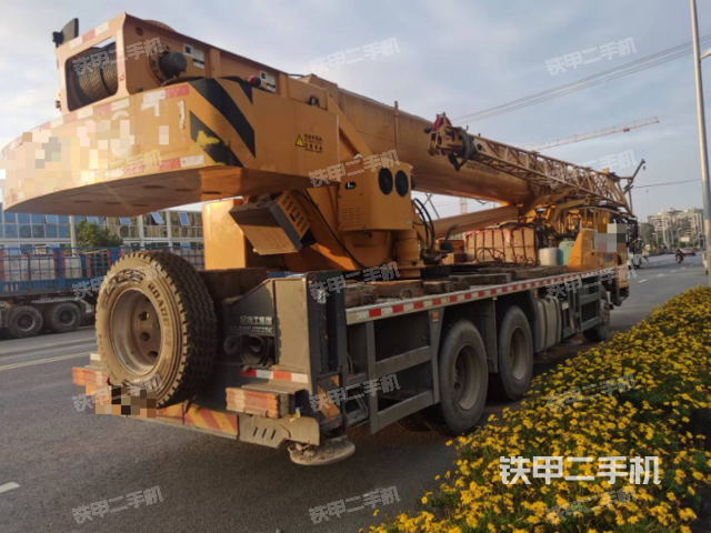 整机左侧（设备外观及核心部件）