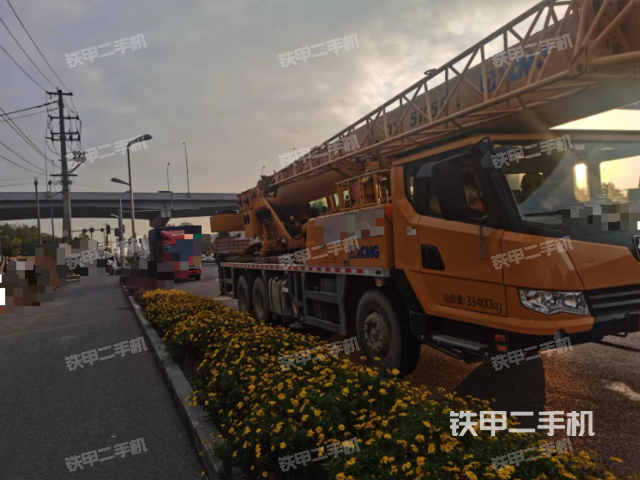 整机右侧（设备外观及核心部件）