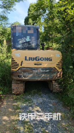 驾驶室顶部（整机外观）