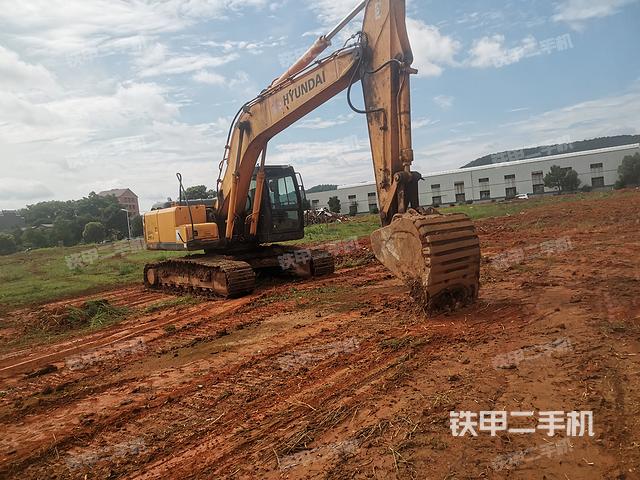 现代R215-7C挖掘机