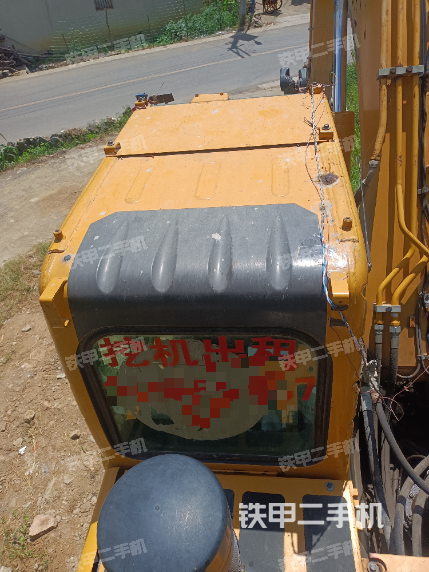 驾驶室顶部（整机外观）