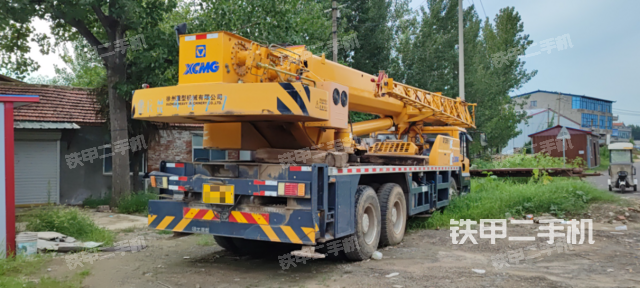 整机右后45°（设备外观及核心部件）