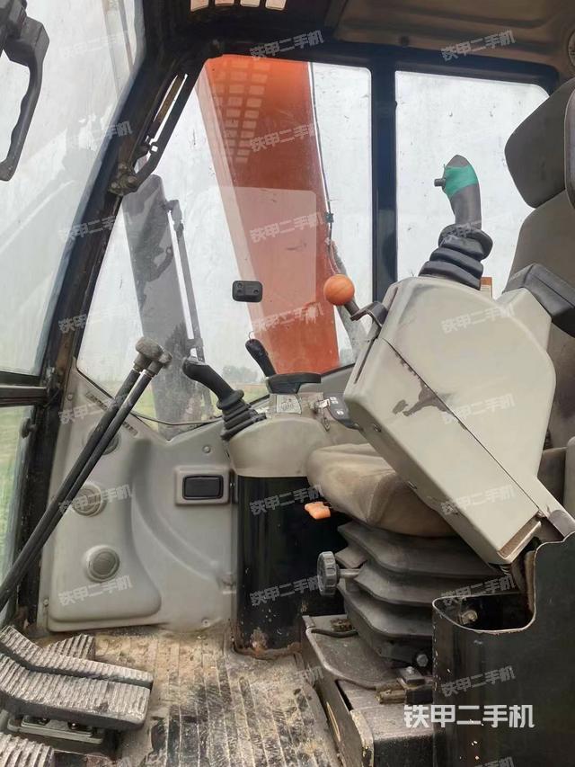 驾驶室整体（整机外观）