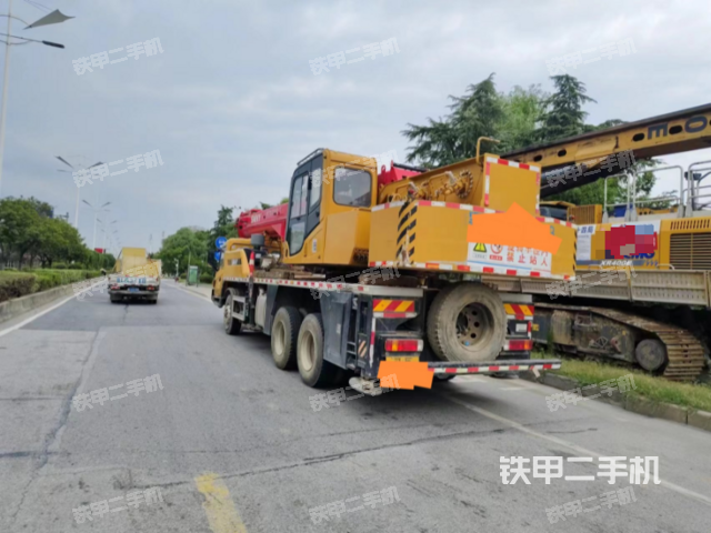 整机右侧（设备外观及核心部件）