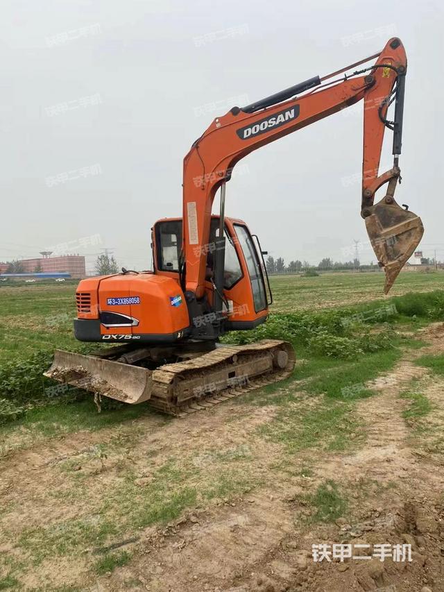 驾驶室顶部（整机外观）