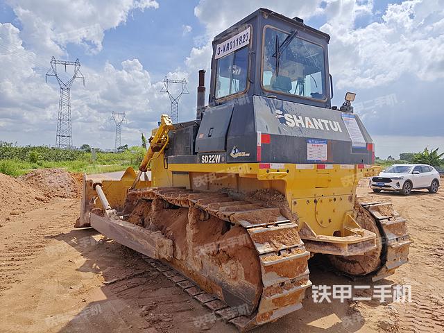 整机右侧（设备外观及核心部件）