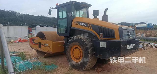 整机左侧（设备外观及核心部件）