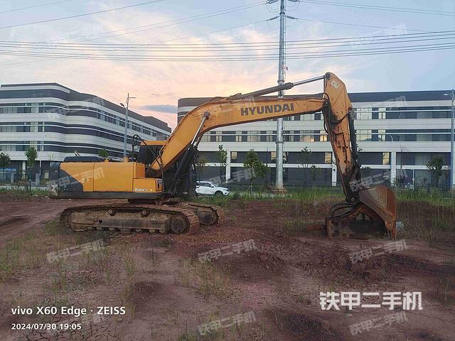 现代R215VS挖掘机