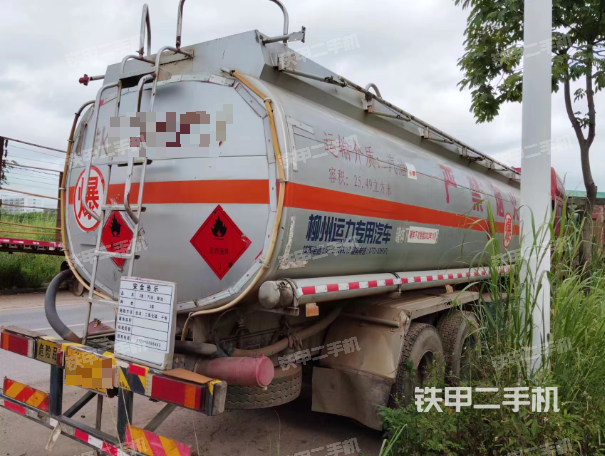 整机右侧（设备外观及核心部件）