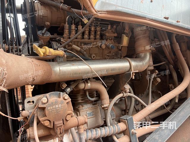 发动机右侧（整机外观及大件）