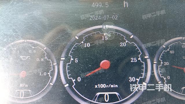 驾驶室操作台（设备外观及核心部件）