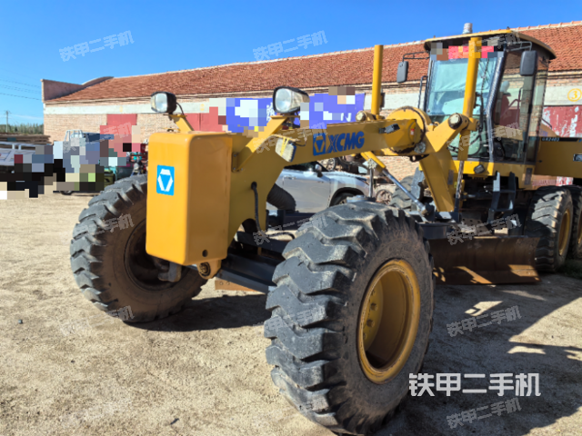 整机右后45°（设备外观及核心部件）