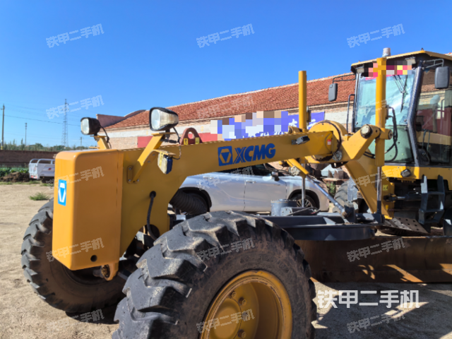 整机左侧（设备外观及核心部件）