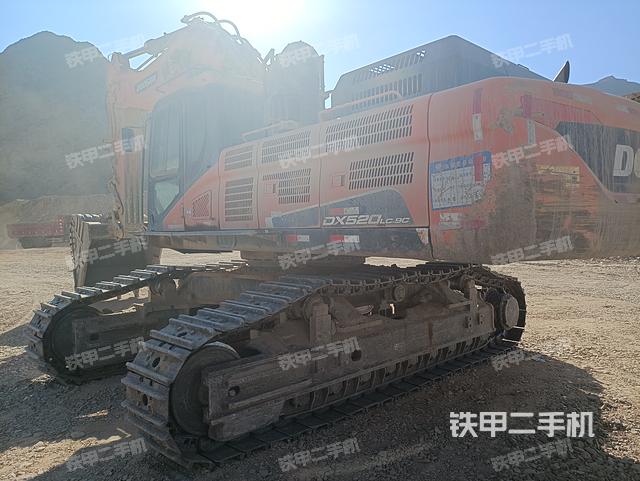 斗山DX520LC-9C挖掘机