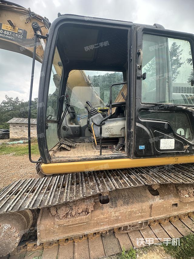 驾驶室顶部（整机外观）