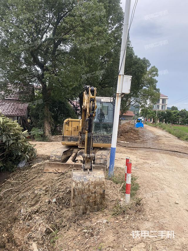 驾驶室顶部（整机外观）