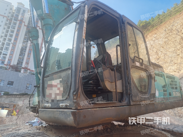 驾驶室整体（整机外观）