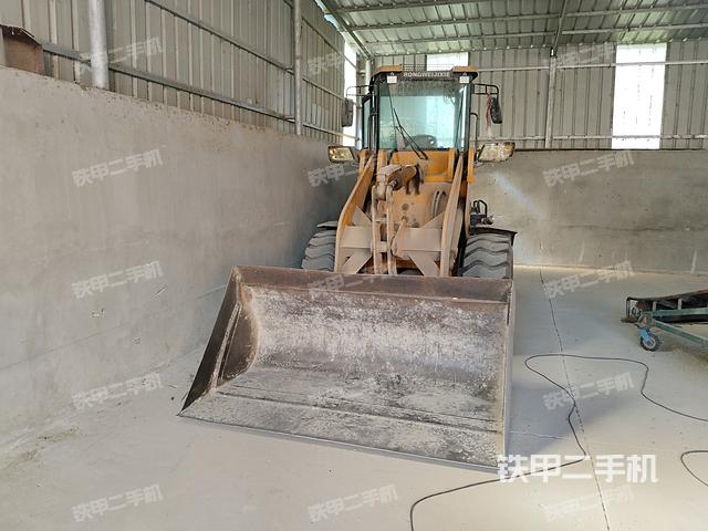 发动机右侧（整机外观及大件）