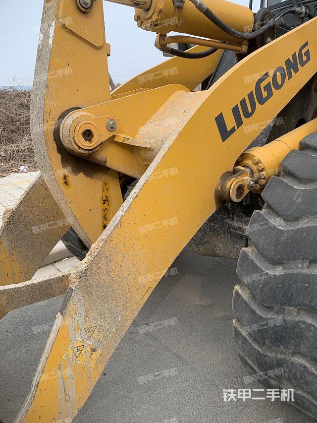 工作裝置整體（整機(jī)外觀及大件）