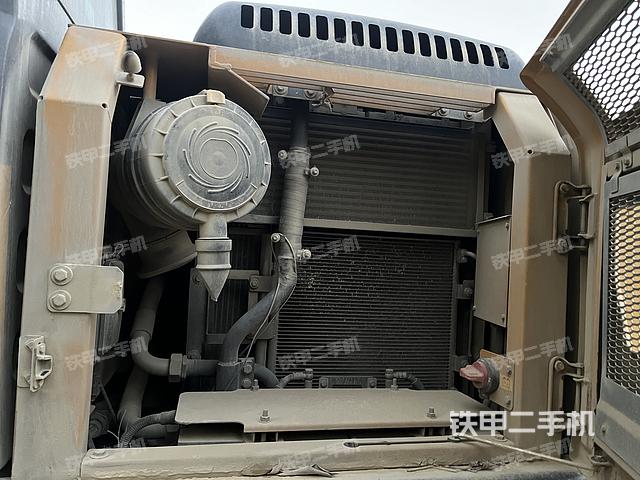 回轉(zhuǎn)馬達和主控閥（整機外觀）