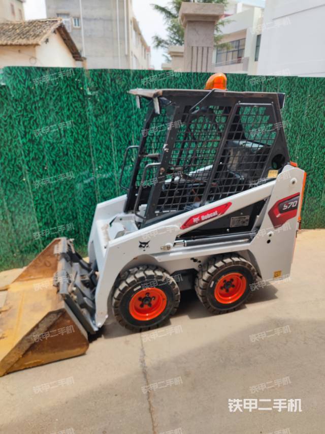 山猫S70滑移装载机