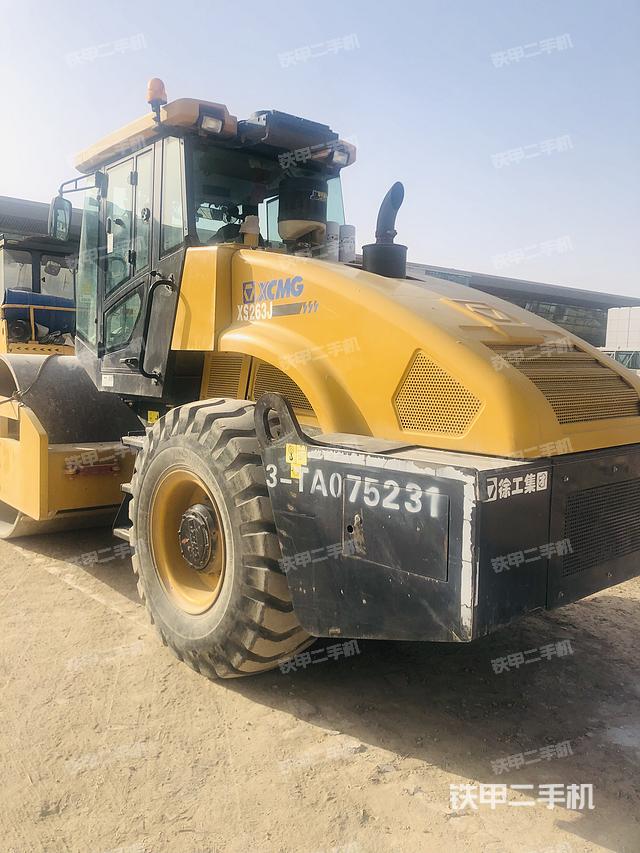 整机左侧（设备外观及核心部件）