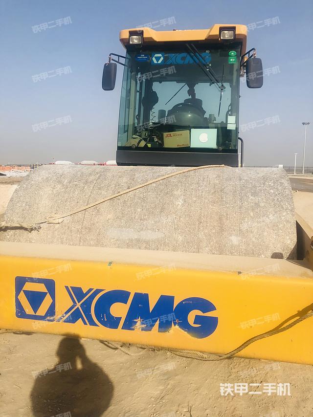 整机右侧（设备外观及核心部件）