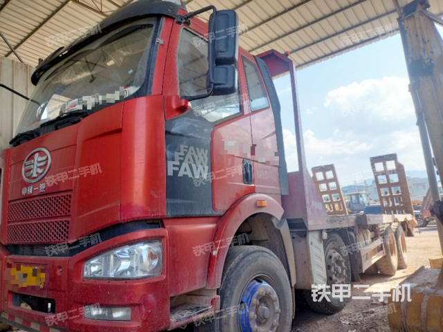 一汽解放8X4平板运输车
