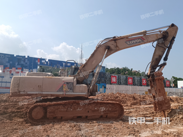 雷沃重工FR370E挖掘机