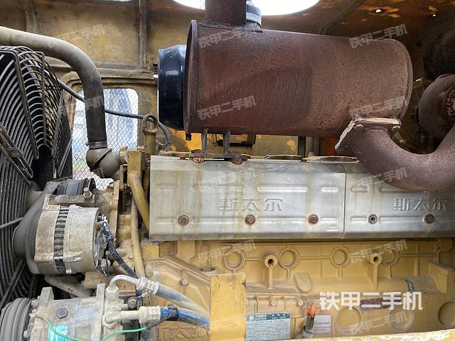 发动机右侧（整机外观及大件）