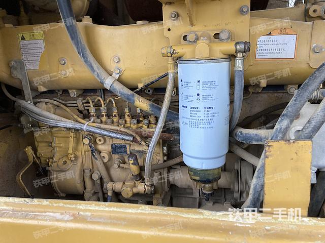 发动机左侧（整机外观及大件）