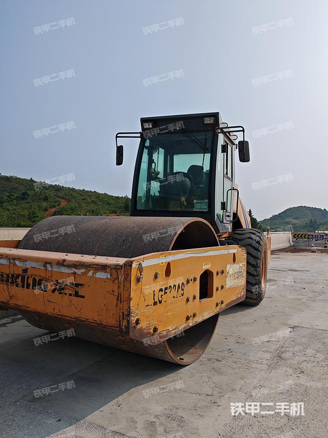 龙工LG526A9压路机
