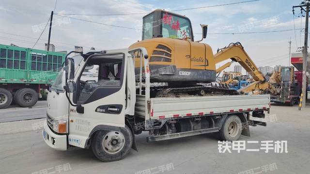 整机右侧（设备外观及核心部件）