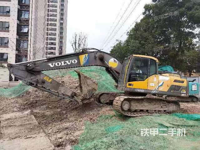 沃尔沃EC200 D挖掘机
