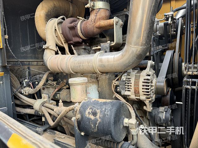 发动机左侧（整机外观及大件）