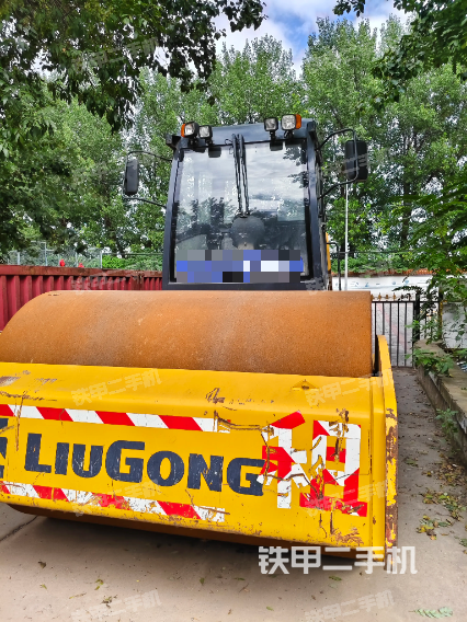 整机左侧（设备外观及核心部件）