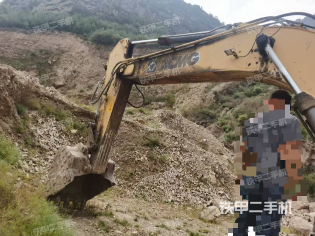 驾驶室顶部（整机外观）